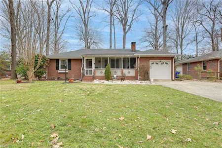 403 Mayflower Rd Portsmouth, VA 23701