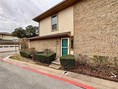 5 Meadow Lane Bedford, TX 76021