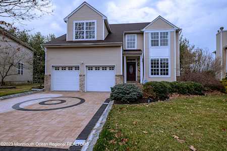39 Mulberry Ln Holmdel, NJ 07733