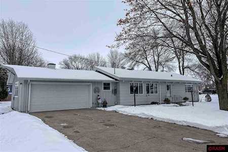 340 S 3rd Ave Amboy, MN 56010