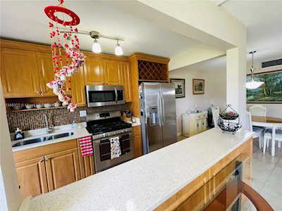 65 NE 202nd Ter #Q6 Miami Gardens, FL 33179