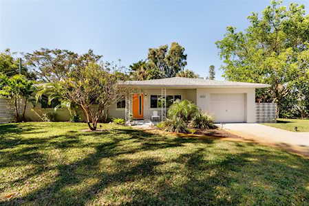 857 Hillside Ct S St. Petersburg, FL 33705