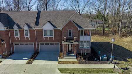 26 Ashbourne Dr Westlake, OH 44145