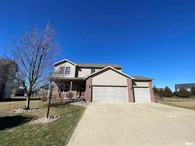 2822 W Stonehenge Ct Peoria, IL 61615