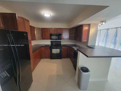 1000 Parkview Dr #131 Hallandale Beach, FL 33009