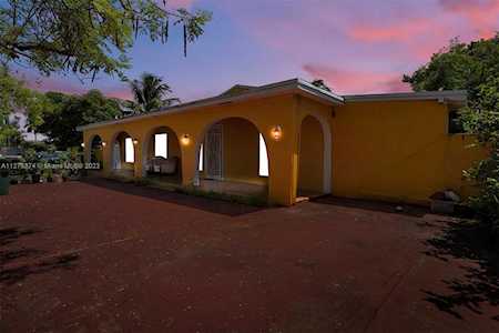 1226 Wilmington St Opa-Locka, FL 33054