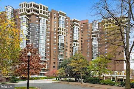 1600 N Oak St #705 Arlington, VA 22209