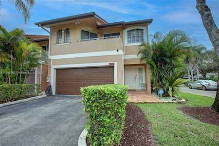 4973 Riverside Dr #806 Coral Springs, FL 33067