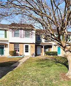 23 Christine Ct Hampton, VA 23666