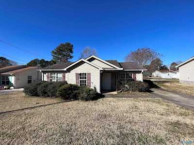 6117 NW Melrose Road Huntsville, AL 35810