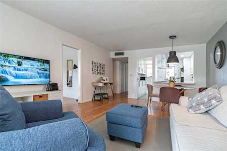2851 Leonard Dr J205 Aventura, FL 33160