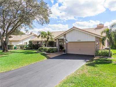 11104 NW 18th Ct Coral Springs, FL 33071