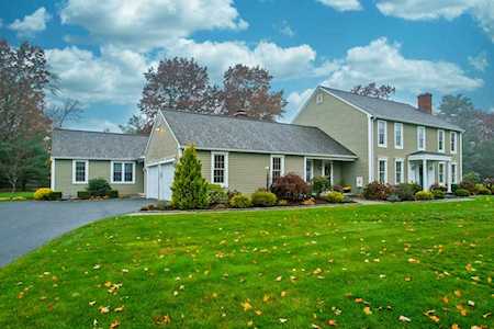 11 Stonegate Cir Wilbraham, MA 01095