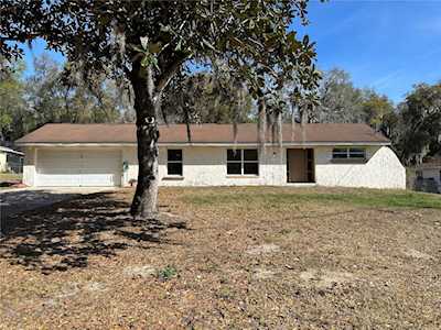 1745 Spring Lake Rd Fruitland Park, FL 34731