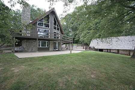 9407 S Stonecutter Court Huntingburg, IN 47542