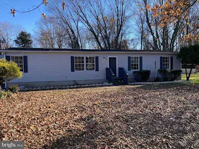293 S Golfwood Ave Penns Grove, NJ 08069