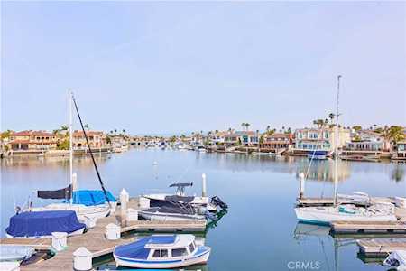 4049 Aladdin Dr Huntington Beach, CA 92649