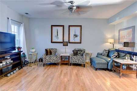 122 Kelly St Yorktown, VA 23690