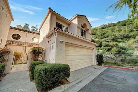1860 Caminito De La Narcissa Glendale, CA 91208