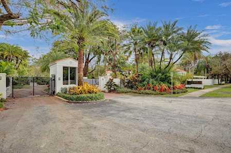 6610 Poinciana Ct South Miami, FL 33143