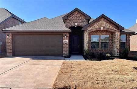 9908 Ginkgo Lane Fort Worth, TX 76036