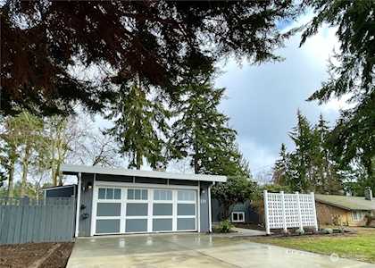 118 153rd Place SE Bellevue, WA 98007
