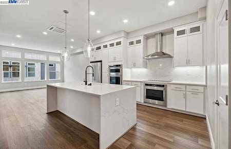 230 Waters Park Circle #301 San Mateo, CA 94403