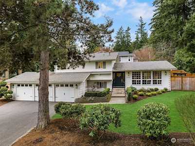 7205 93rd Ave SE Mercer Island, WA 98040