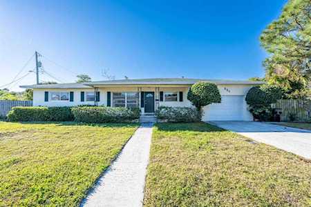 221 Wellesley Drive Lake Worth Beach, FL 33460
