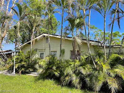 469 Mississippi Ave Fort Myers, FL 33905