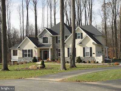 25 Berks Mont Ln Barto, PA 19504