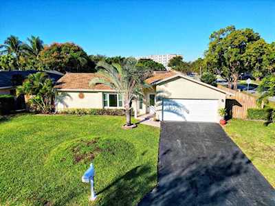 2726 NW 98th Way Coral Springs, FL 33065