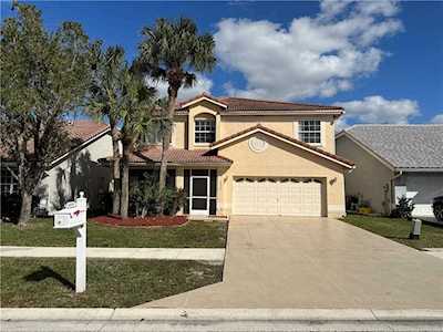 18059 Clear Brook Cir Boca Raton, FL 33498