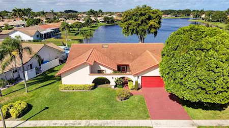 2733 SW 23rd Cranbrook Drive Boynton Beach, FL 33436