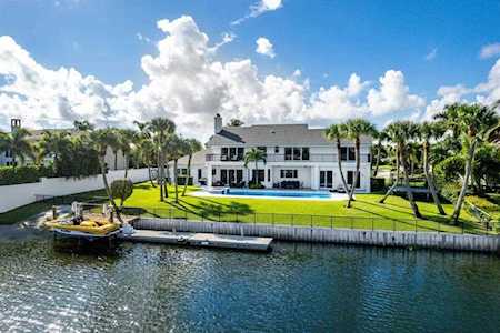 305 Lake Eden Way Delray Beach, FL 33444