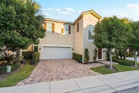 3654 Wolf Run Lane Boynton Beach, FL 33435