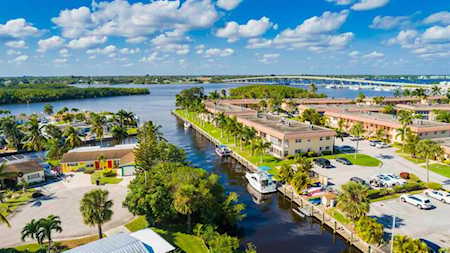 2425 SW Hideaway Lane Stuart, FL 34994
