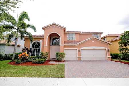 19274 S Gardenia Ave Weston, FL 33332