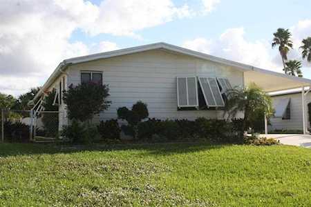 7550 SE Shenandoah Drive Hobe Sound, FL 33455