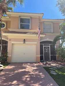 274 River Bluff Lane Royal Palm Beach, FL 33411