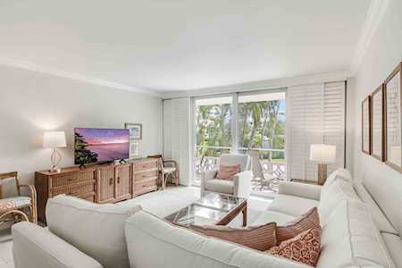 139 Sunrise Avenue #204 Palm Beach, FL 33480