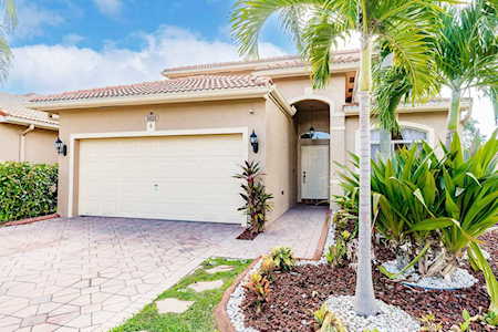 5028 Pebblebrook Terrace Coconut Creek, FL 33073