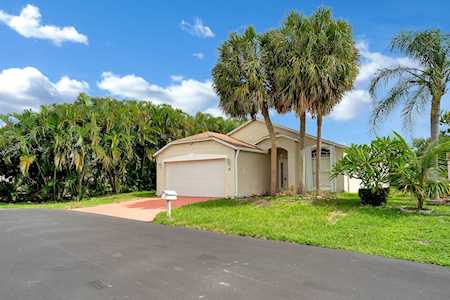 12 Bentwater Circle Boynton Beach, FL 33426