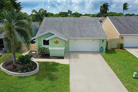 1215 NW 19th Terrace Delray Beach, FL 33445