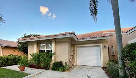 327 E E Coral Trace Circle Delray Beach, FL 33445