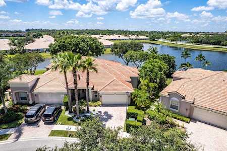 2402 Kemps Bay West Palm Beach, FL 33411