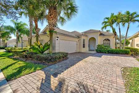 8318 Rosalie Lane Wellington, FL 33414