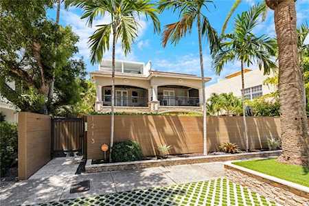 1213 NE 1 St Fort Lauderdale, FL 33301