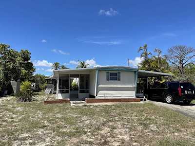 7932 SE Skylark Avenue Hobe Sound, FL 33455