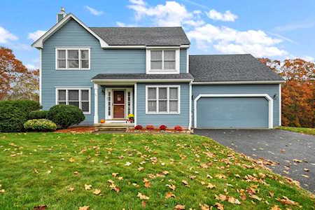 97 Stoney Hill Rd Shrewsbury, MA 01545